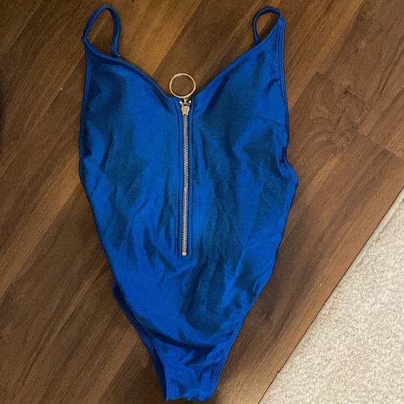 One piece swim sui - Picture 1 of 2